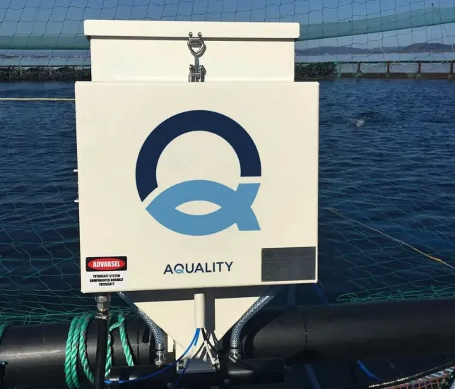 Marine auto outlet feeder